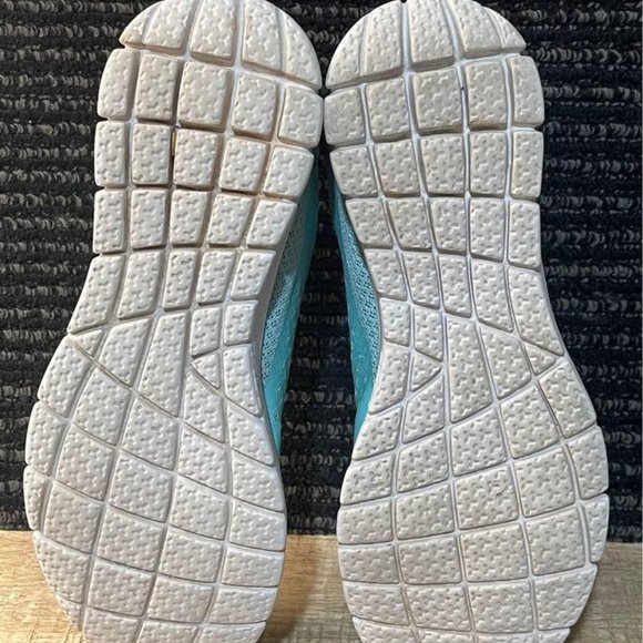 Fila Women's Sneaker Blue and Pink - Size 5 - Picture 8 of 8